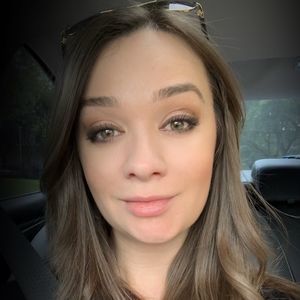 Meet your Posher, Mona